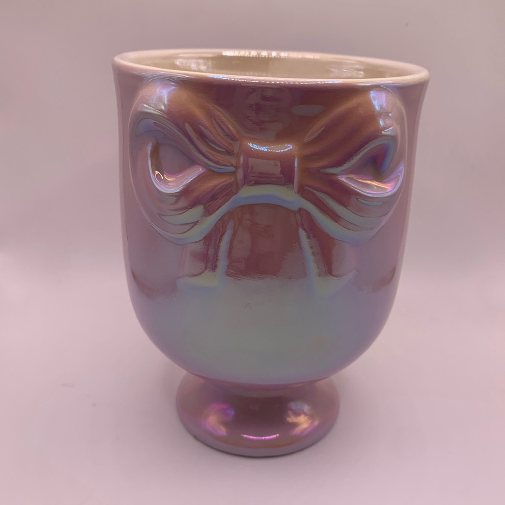 Target Bullseye Valentine Bow Brush Holder Pink Purple Iridescent NEW 2025